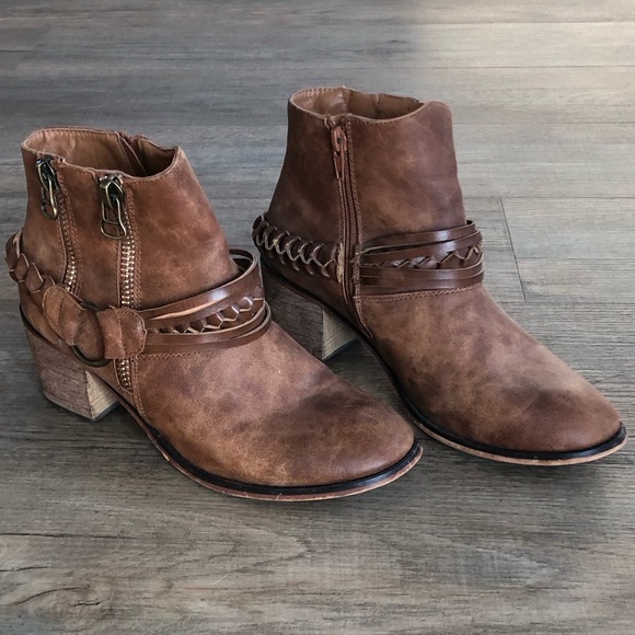 Brown Boots - Picture 2 of 8